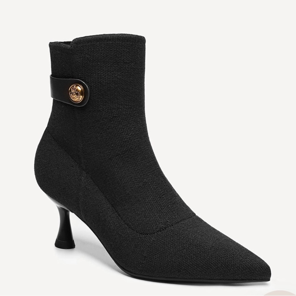 Chic Black Heeled Boots with Gold Accent